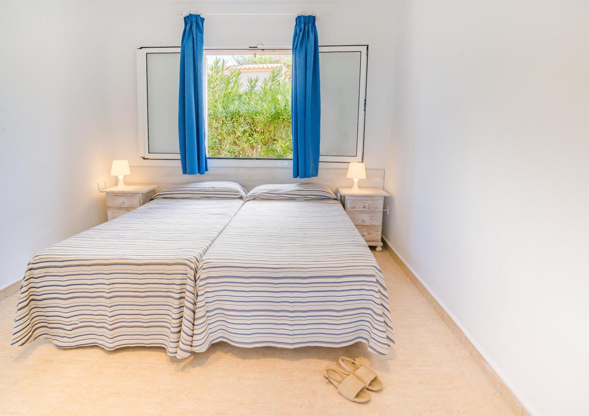 Apartamentos Mar Blau Son Bou Bagian luar foto