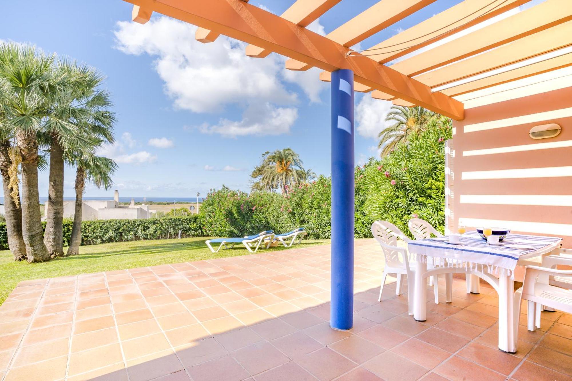 Apartamentos Mar Blau Son Bou Bagian luar foto